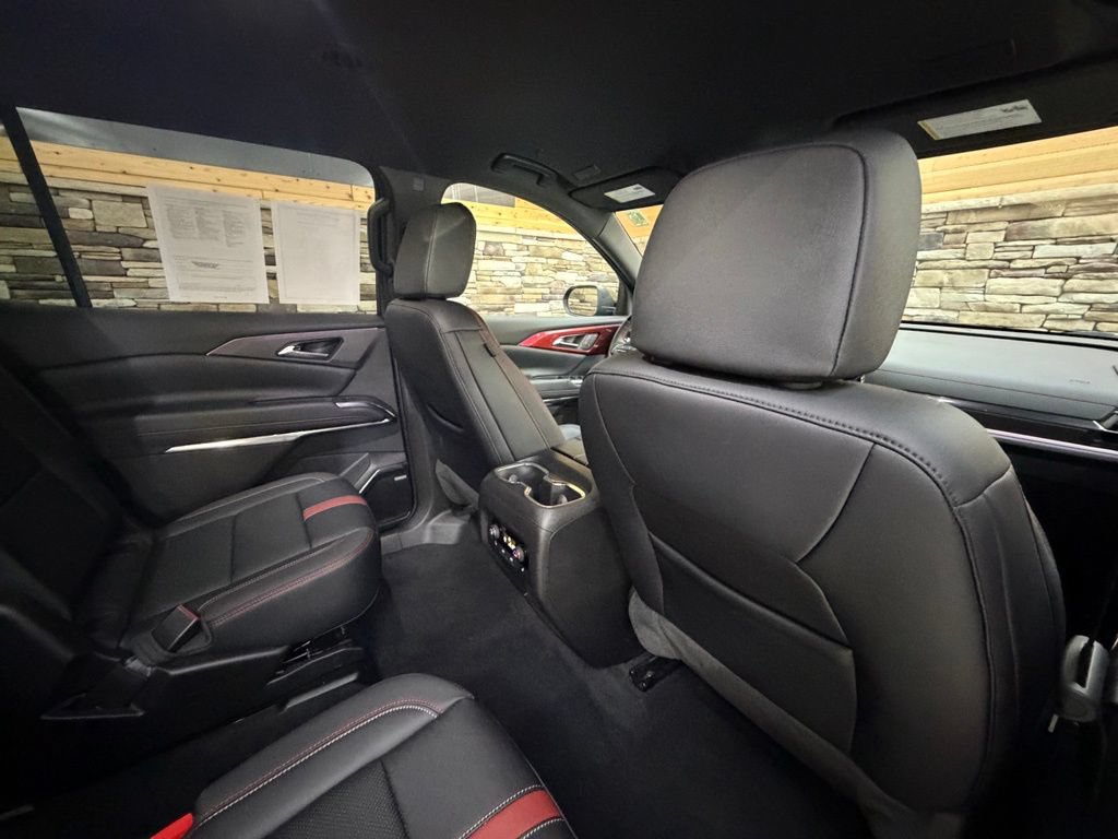 Used 2025 Chevrolet Traverse RS w/ LPO, Floor Liner Package AWD/4WD image 44