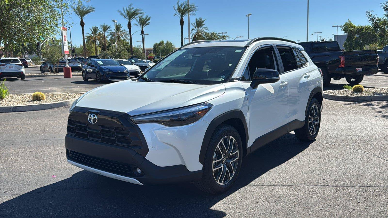Used 2026 Toyota Corolla Cross XLE w/ Convenience Package FWD image 4