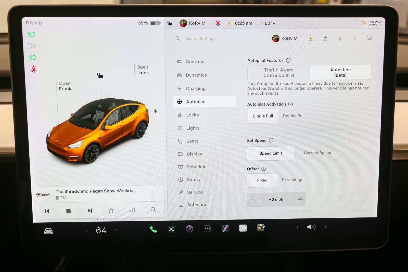 Used 2021 Tesla Model Y Long Range AWD/4WD image 25