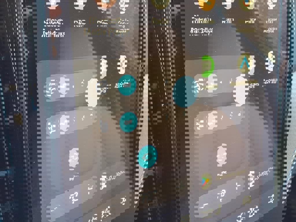 New 2026 Volvo XC60 T8 Plus w/ Protection Package Premier image 17