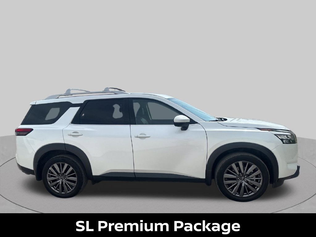 Certified 2025 Nissan Pathfinder SL w/ SL Premium Package AWD/4WD image 8