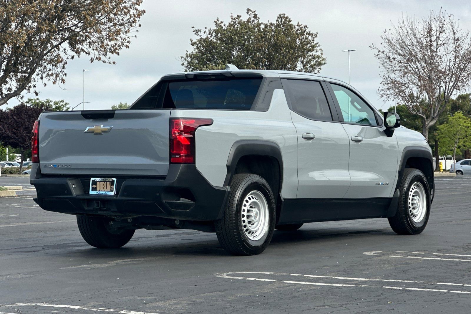 Used 2026 Chevrolet Silverado EV W/T AWD/4WD image 4