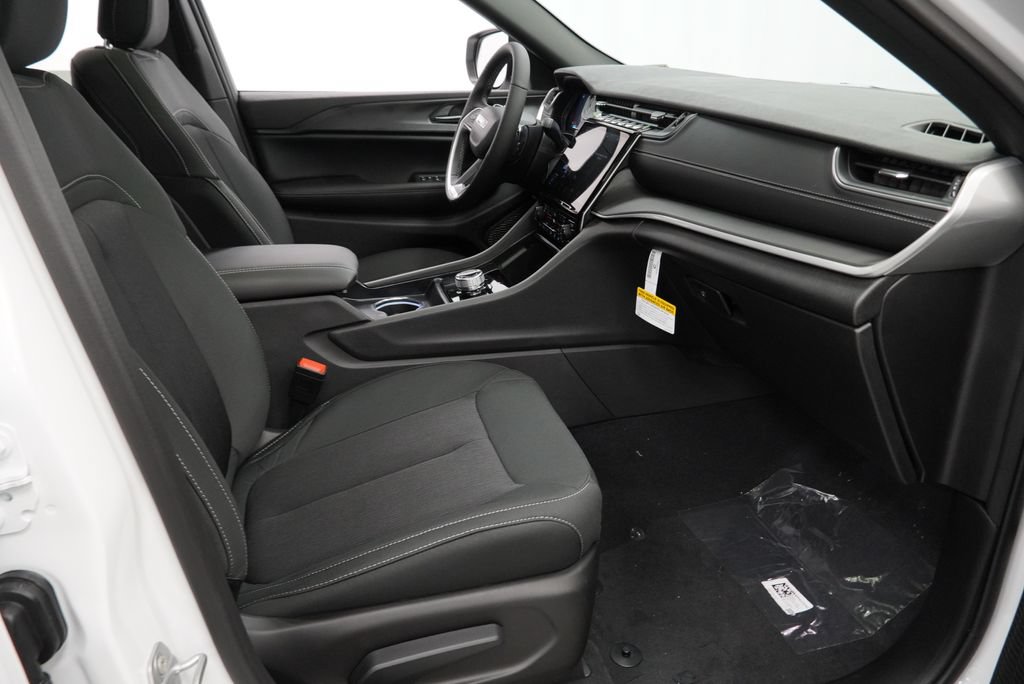 New 2027 Jeep Grand Cherokee Laredo AWD/4WD image 35