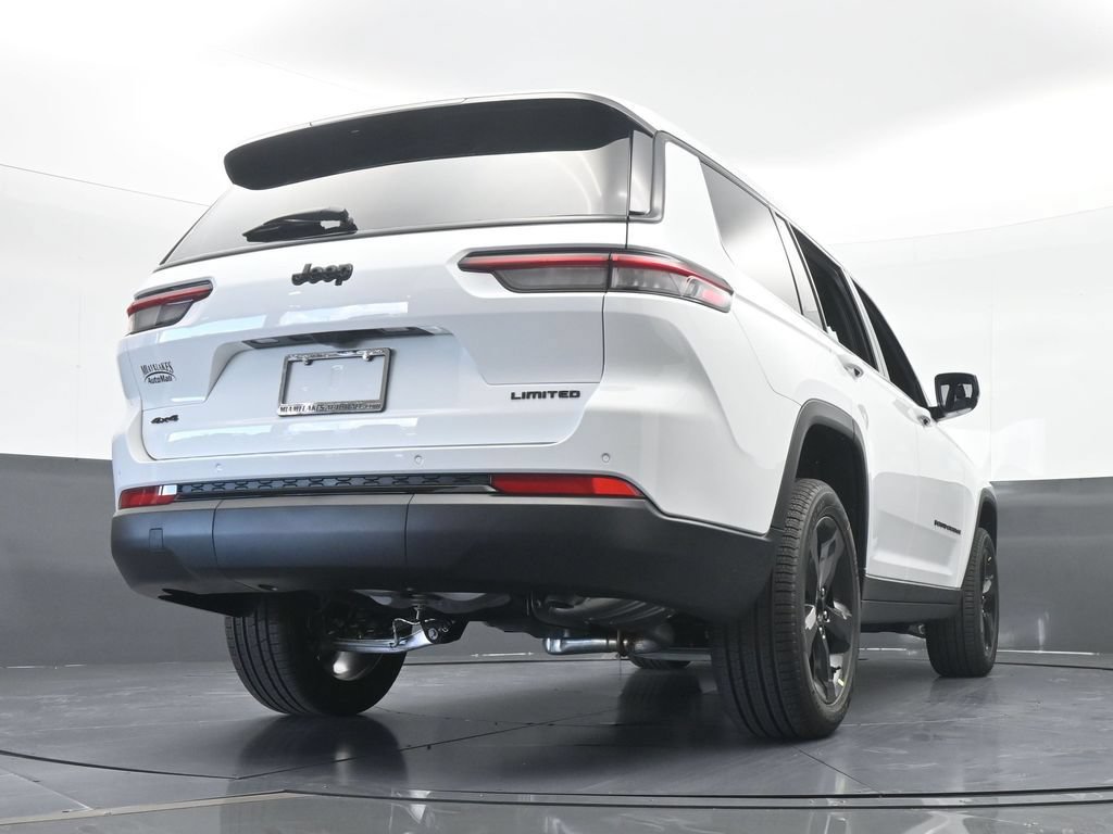 Used 2025 Jeep Grand Cherokee L Limited w/ Black Appearance Package AWD/4WD image 55
