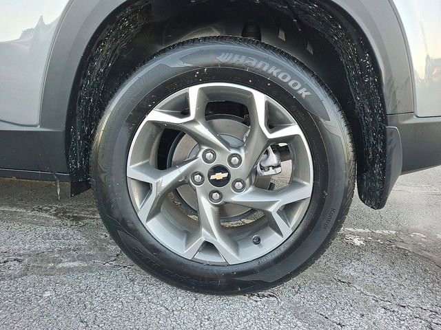 Certified 2025 Chevrolet Trax LT w/ Driver Confidence Package image 30