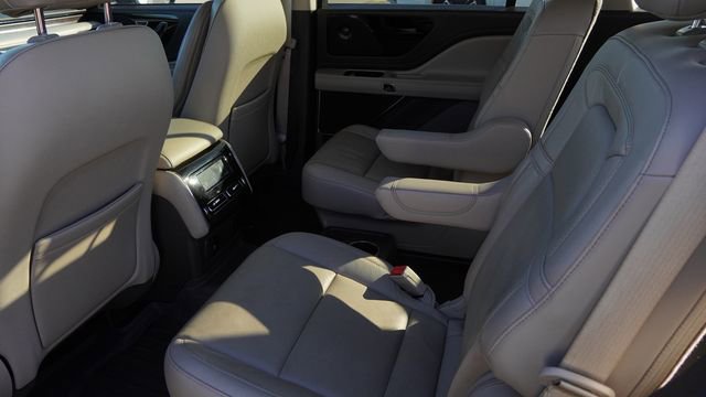 Used 2023 Lincoln Aviator Reserve w/ Equipment Group 201A image 14