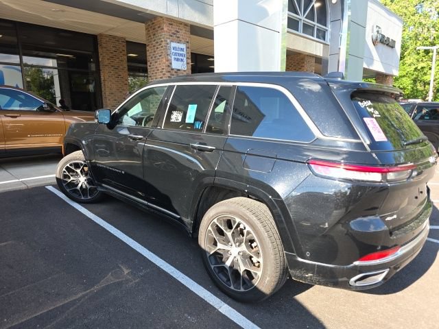 Used 2025 Jeep Grand Cherokee Summit AWD/4WD image 5