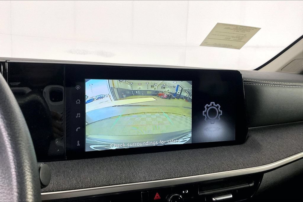 Certified 2025 Nissan Kicks SV AWD/4WD image 26