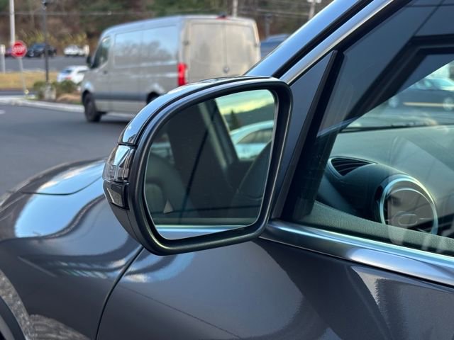 Used 2025 Mercedes-Benz GLA 250 4MATIC image 11