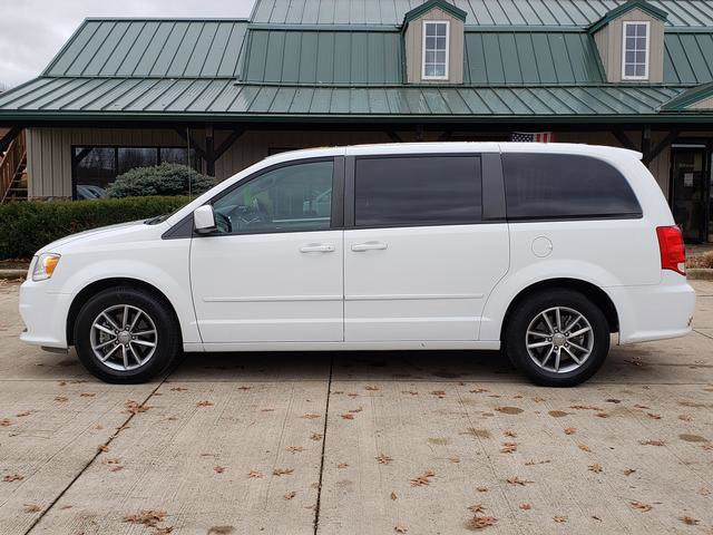 Used 2016 Dodge Grand Caravan SE image 2