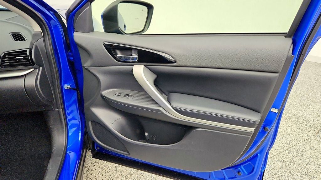 Used 2023 Mitsubishi Eclipse Cross SE image 27