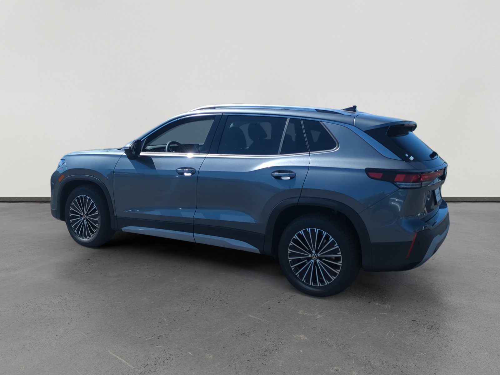 New 2025 Volkswagen Tiguan S image 3