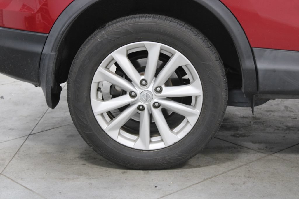 Used 2017 Nissan Rogue Sport SV w/ SV All-Weather Package FWD image 12