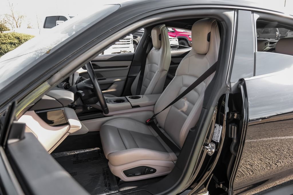 Used 2022 Porsche Taycan image 31