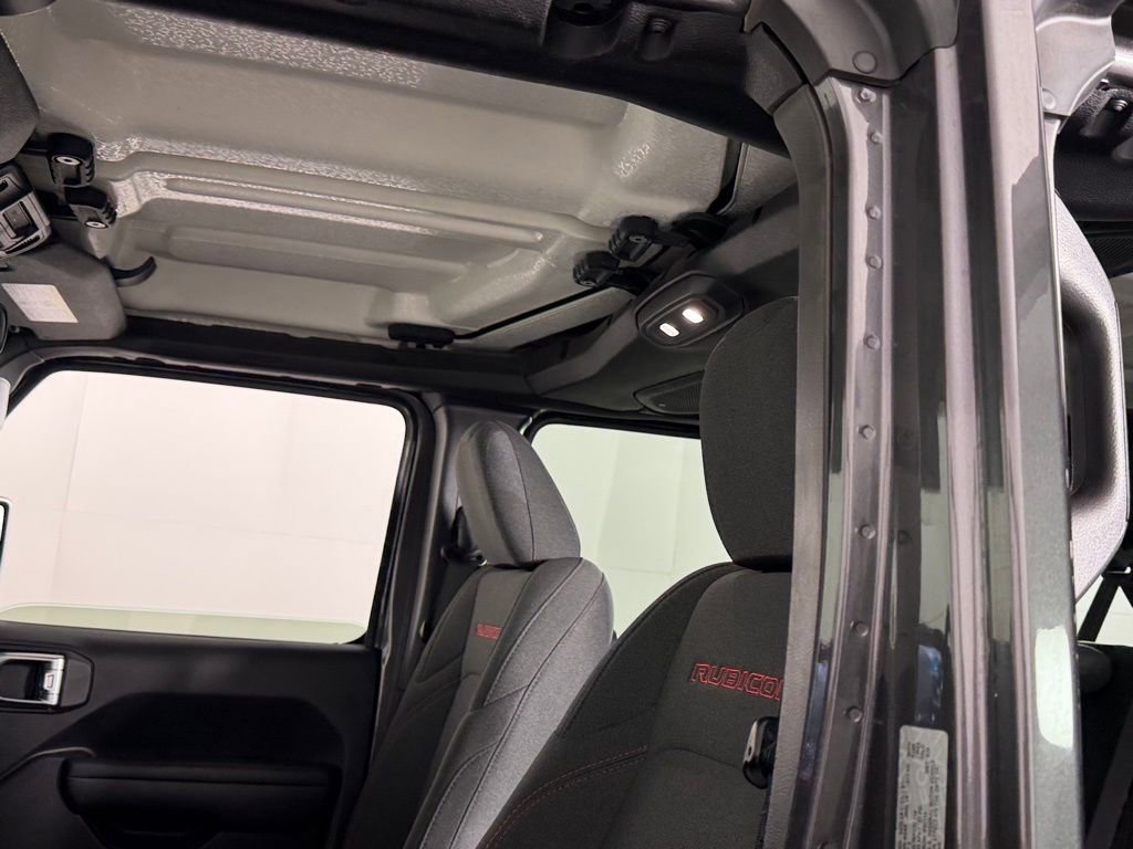 Used 2025 Jeep Wrangler Unlimited Rubicon AWD/4WD image 22