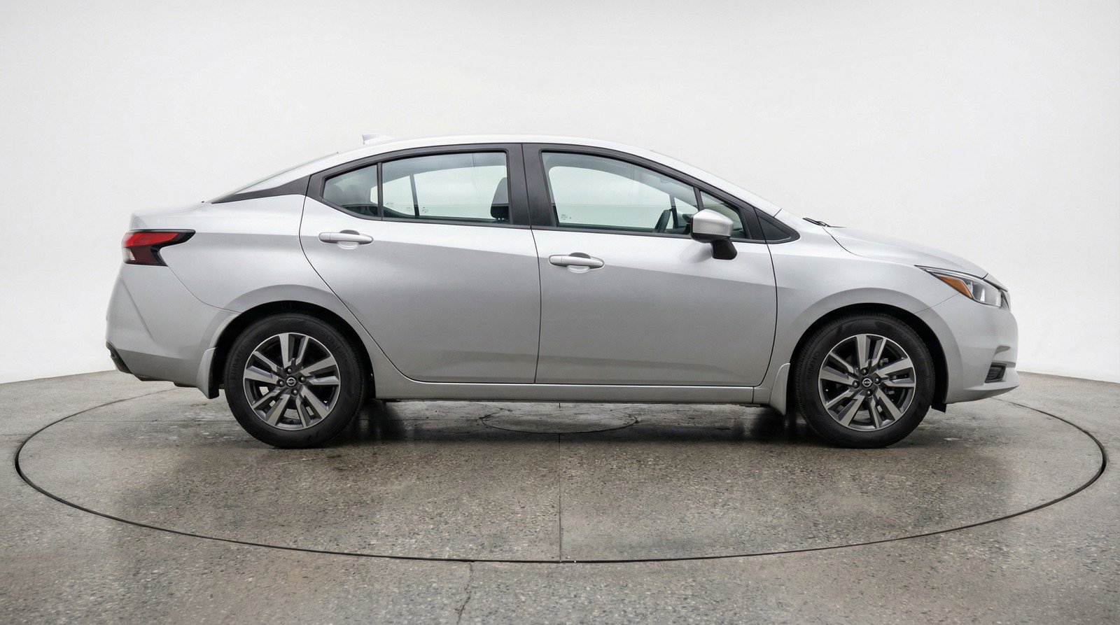 Used 2025 Nissan Versa SV image 11