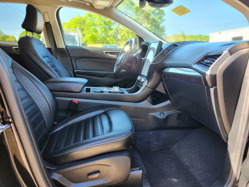 Certified 2024 Ford Edge SEL w/ Convenience Package AWD/4WD image 11