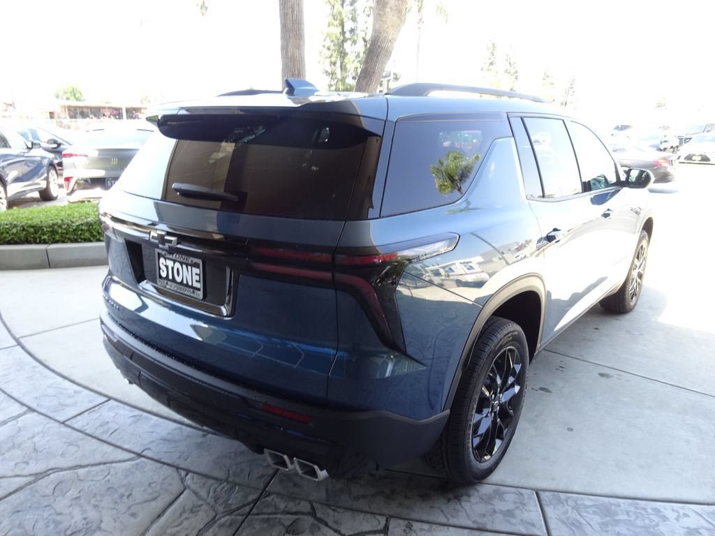 New 2026 Chevrolet Traverse LT w/ Midnight/Sport Edition FWD image 7