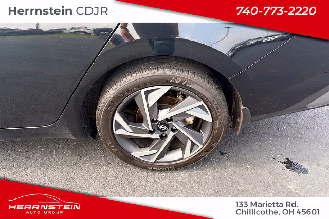 Used 2025 Hyundai Elantra Sport FWD image 16