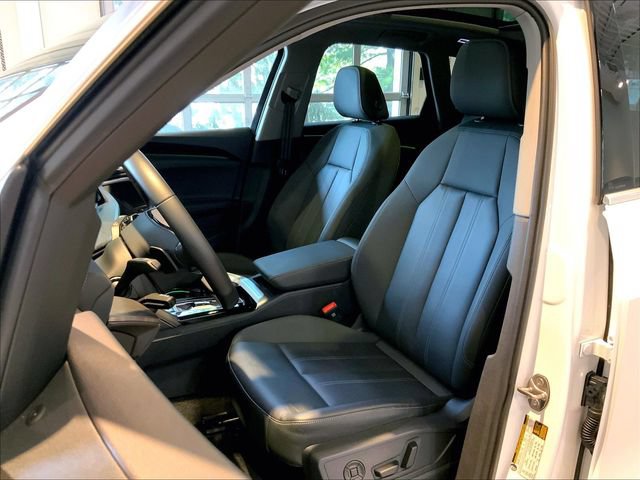 Certified 2025 Audi Q5 Premium w/ Convenience Package AWD/4WD image 5