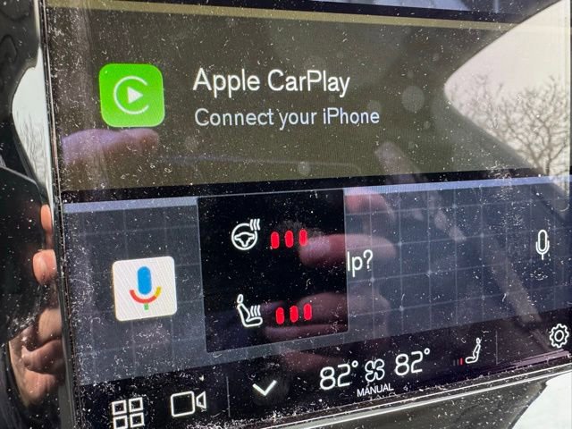 Used 2023 Volvo XC60 B5 Plus w/ Climate Package image 11