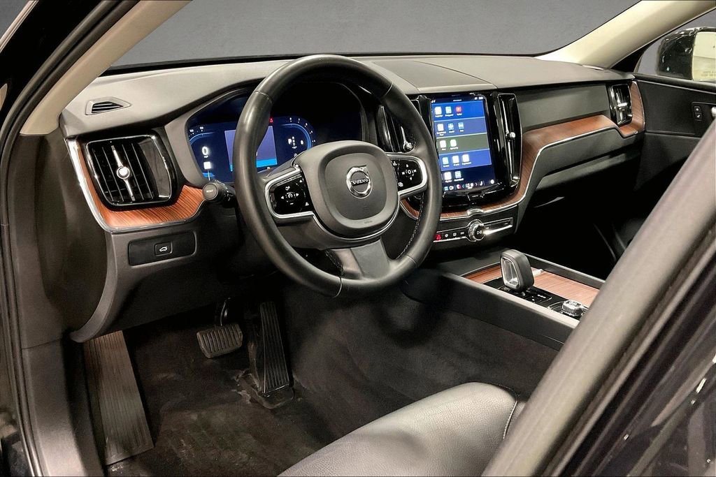 Certified 2023 Volvo XC60 B5 Plus w/ Climate Package AWD/4WD image 17