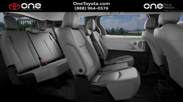 New 2026 Toyota Sienna XLE FWD image 3