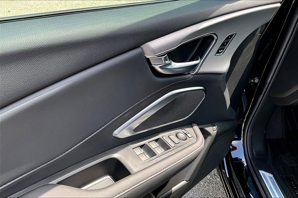 Used 2024 Acura RDX SH-AWD image 18