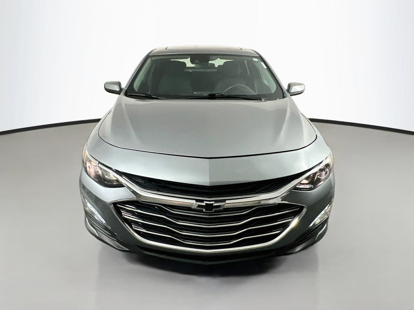Used 2023 Chevrolet Malibu LT FWD image 2
