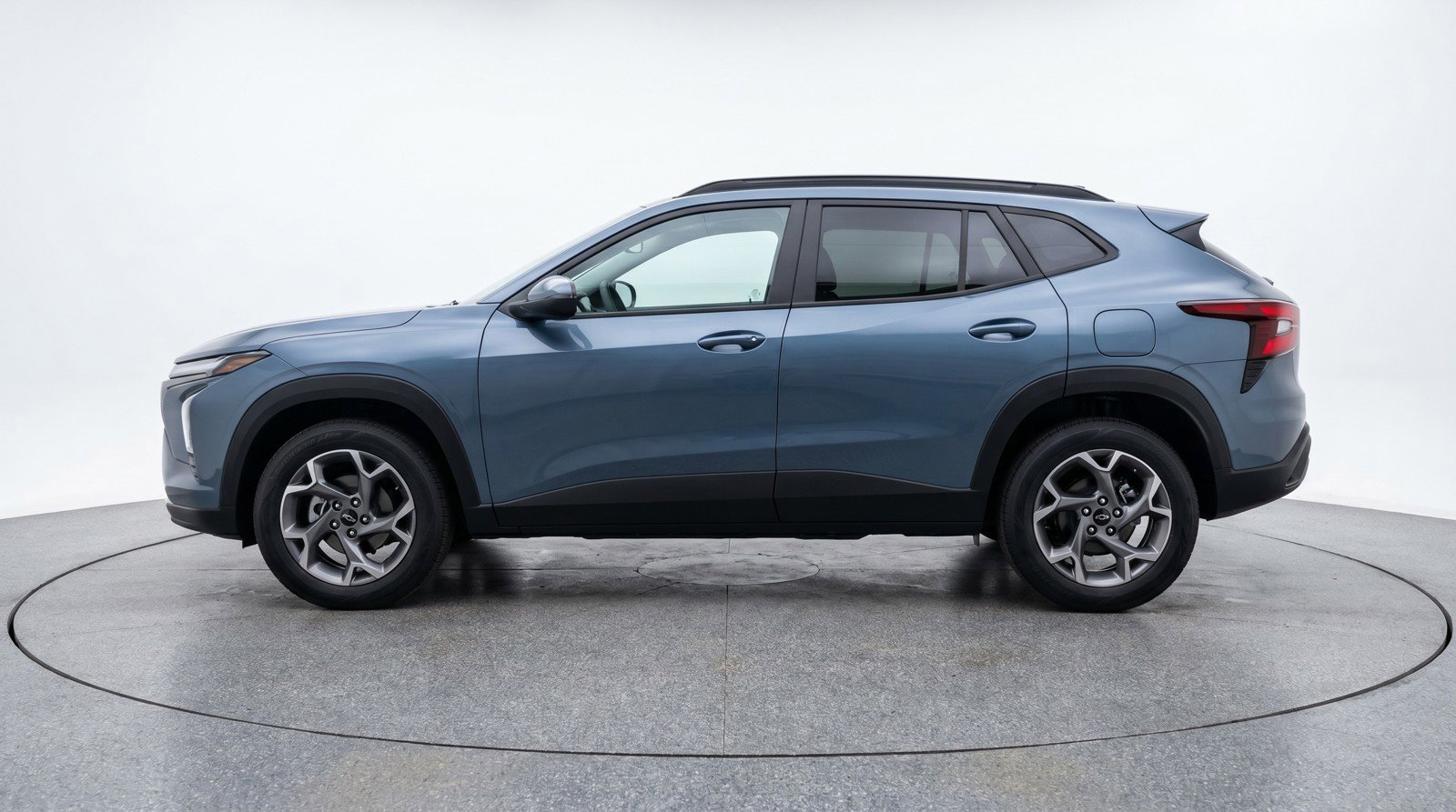 Used 2025 Chevrolet Trax LT w/ LT Convenience Package FWD image 5