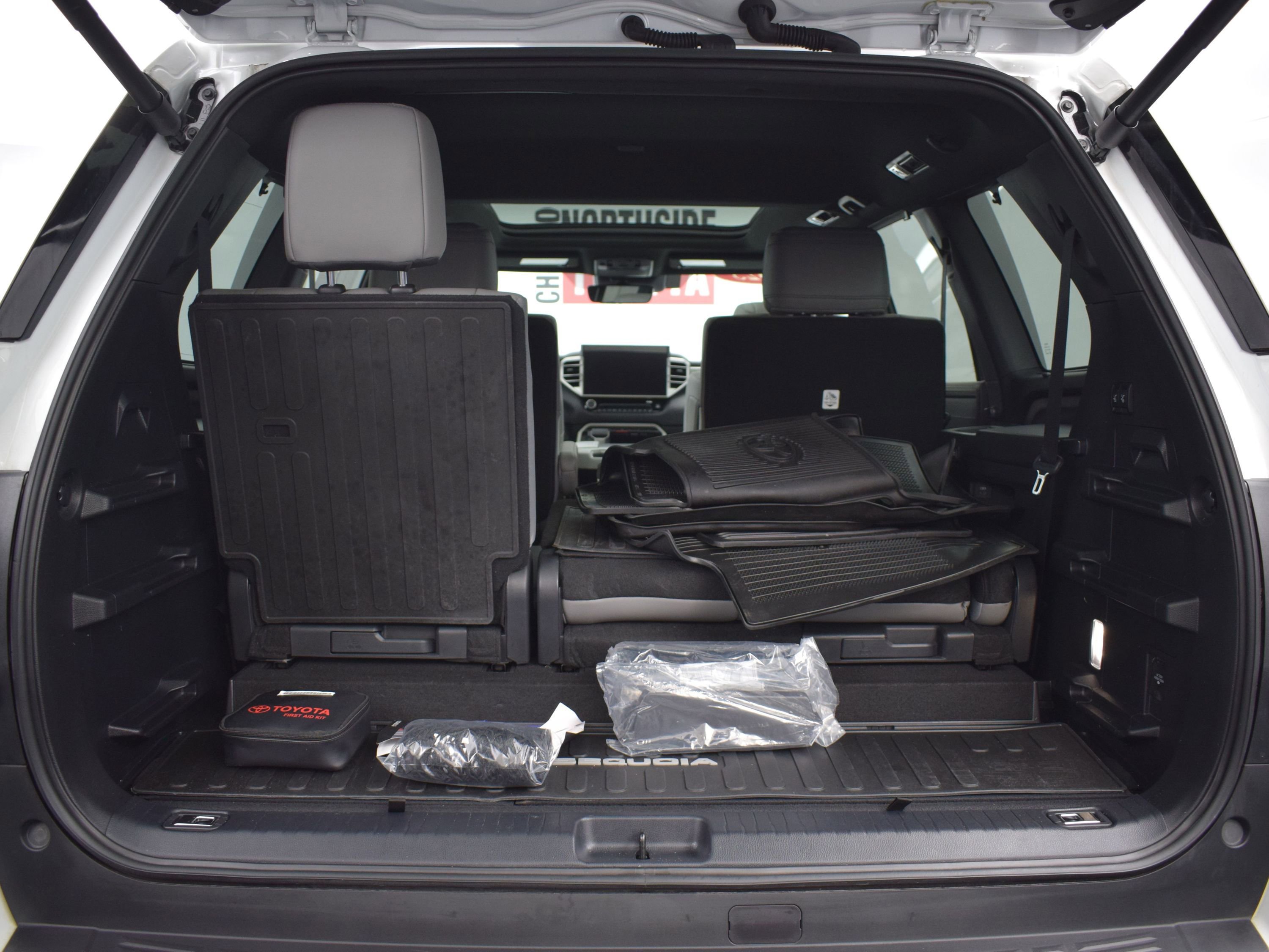 Used 2025 Toyota Sequoia Limited image 18