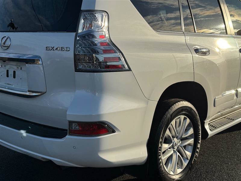 Used 2019 Lexus GX 460 image 24