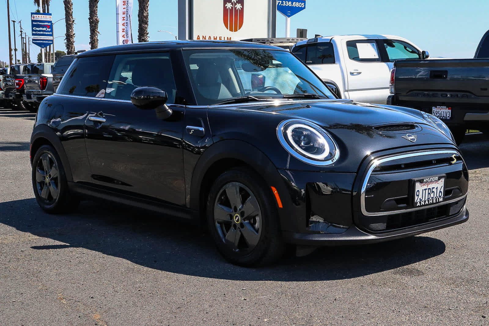 Used 2024 MINI Cooper SE FWD image 3