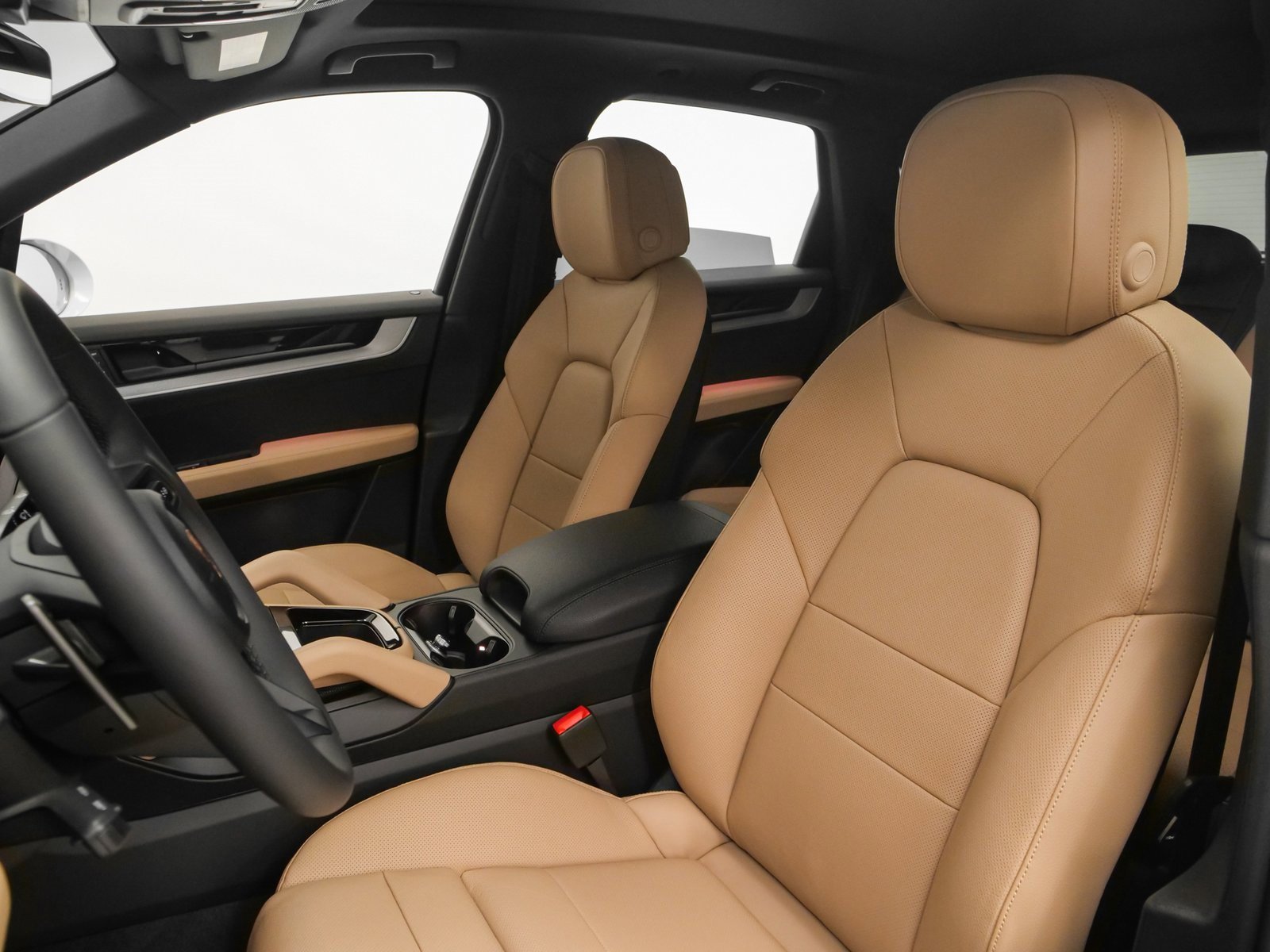 Used 2025 Porsche Cayenne image 5