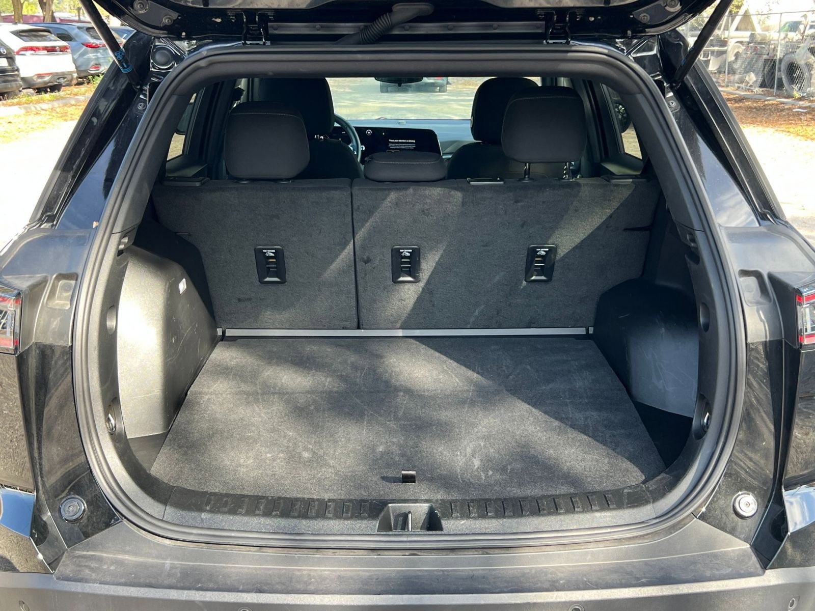 Used 2025 Chevrolet Equinox LT image 24