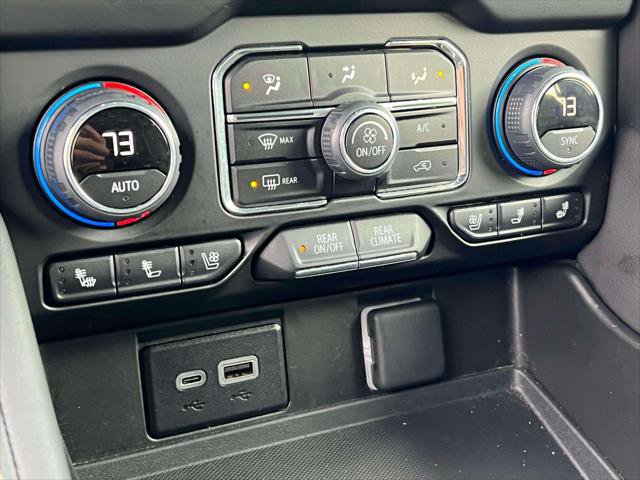 Used 2024 Chevrolet Suburban Premier image 26