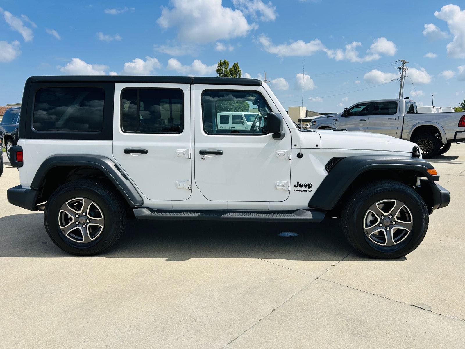 Used 2022 Jeep Wrangler Unlimited Sport AWD/4WD image 35