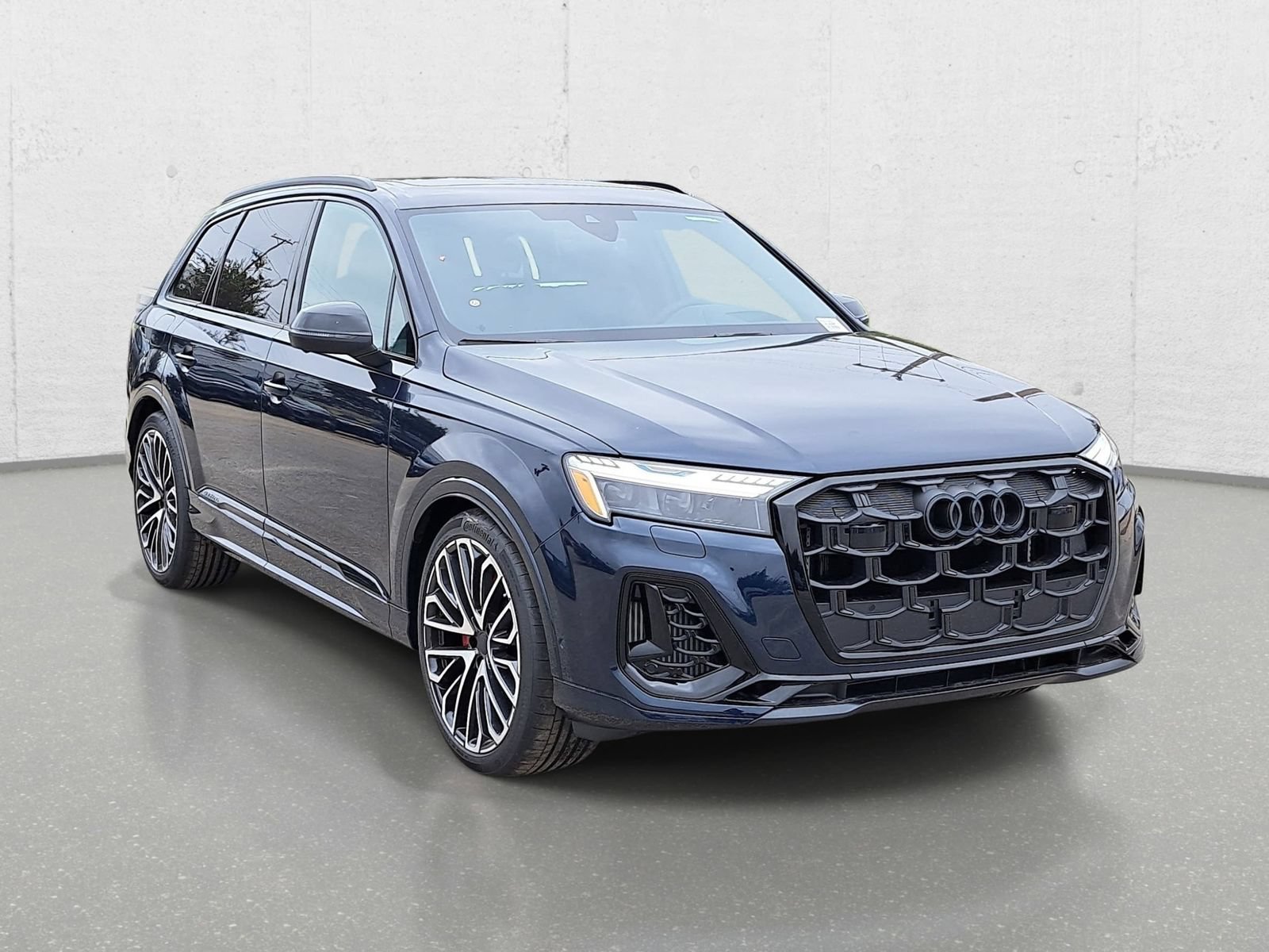 New 2026 Audi SQ7 Prestige AWD/4WD image 3