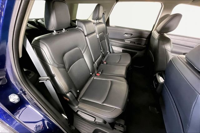 Used 2025 Nissan Pathfinder SL image 23