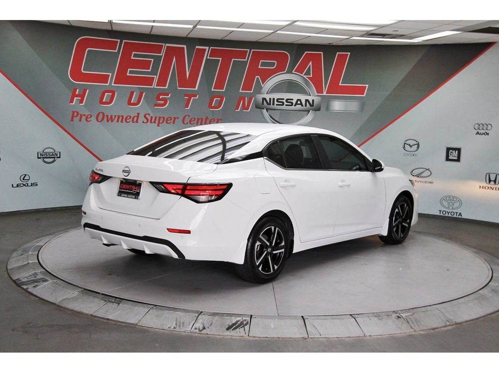 Used 2025 Nissan Sentra SV w/ All-Weather Package FWD image 4