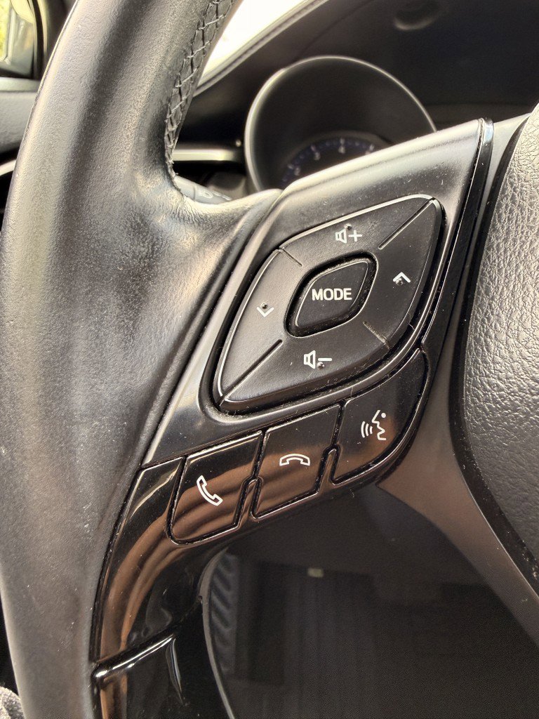 Used 2018 Toyota C-HR XLE FWD image 21