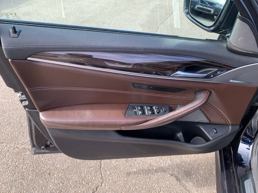 Used 2017 BMW 540i xDrive 540i xDrive Sedan image 9