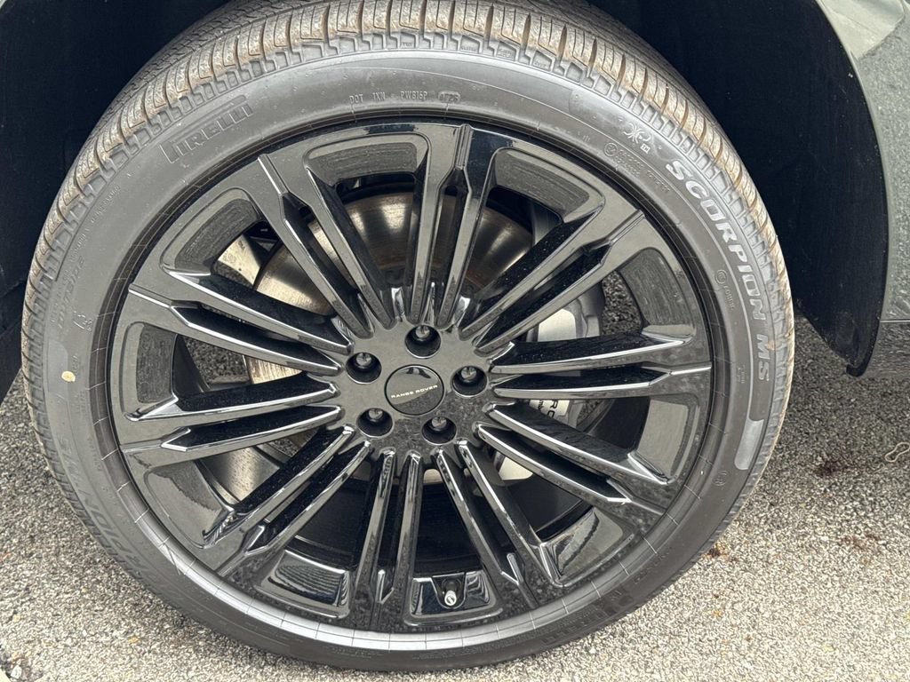 New 2026 Land Rover Range Rover SE AWD/4WD image 12