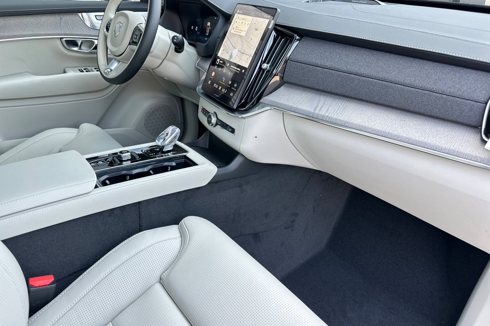 New 2026 Volvo XC90 T8 Ultra w/ Lounge Package image 18