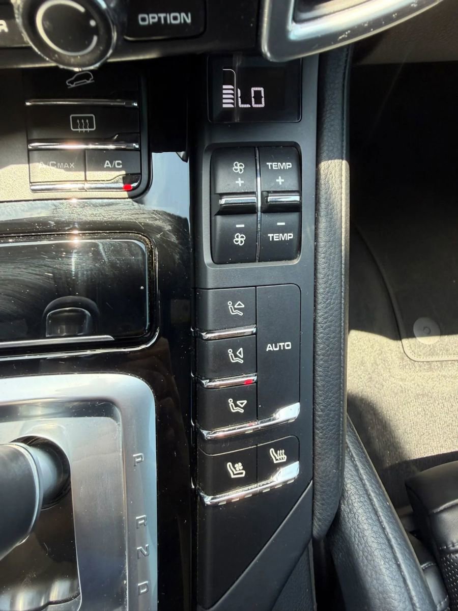 Used 2016 Porsche Cayenne AWD/4WD image 21