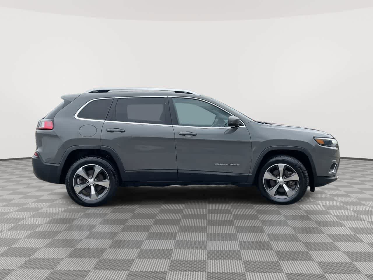 Used 2019 Jeep Cherokee Limited AWD/4WD image 9