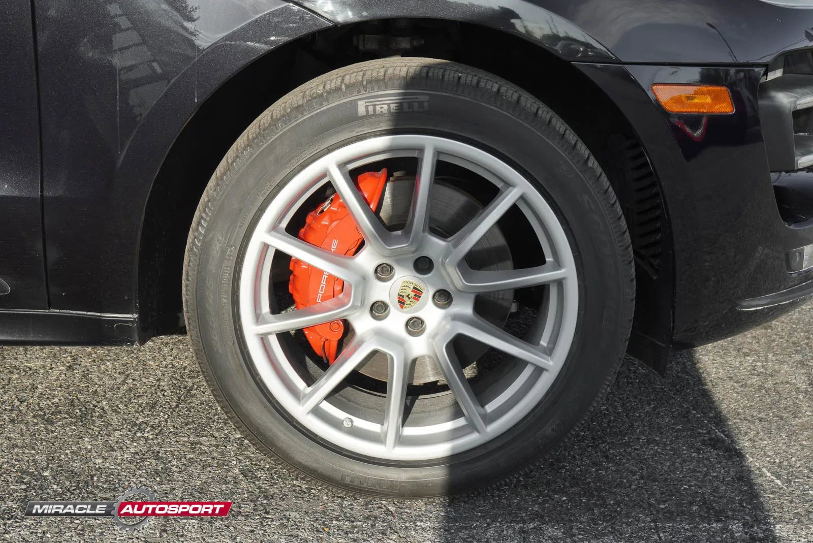 Used 2017 Porsche Macan Turbo image 10