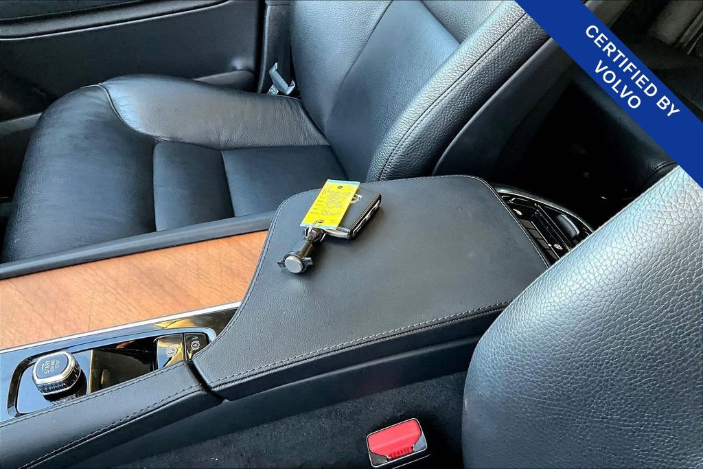 Used 2023 Volvo XC90 B5 Plus image 14