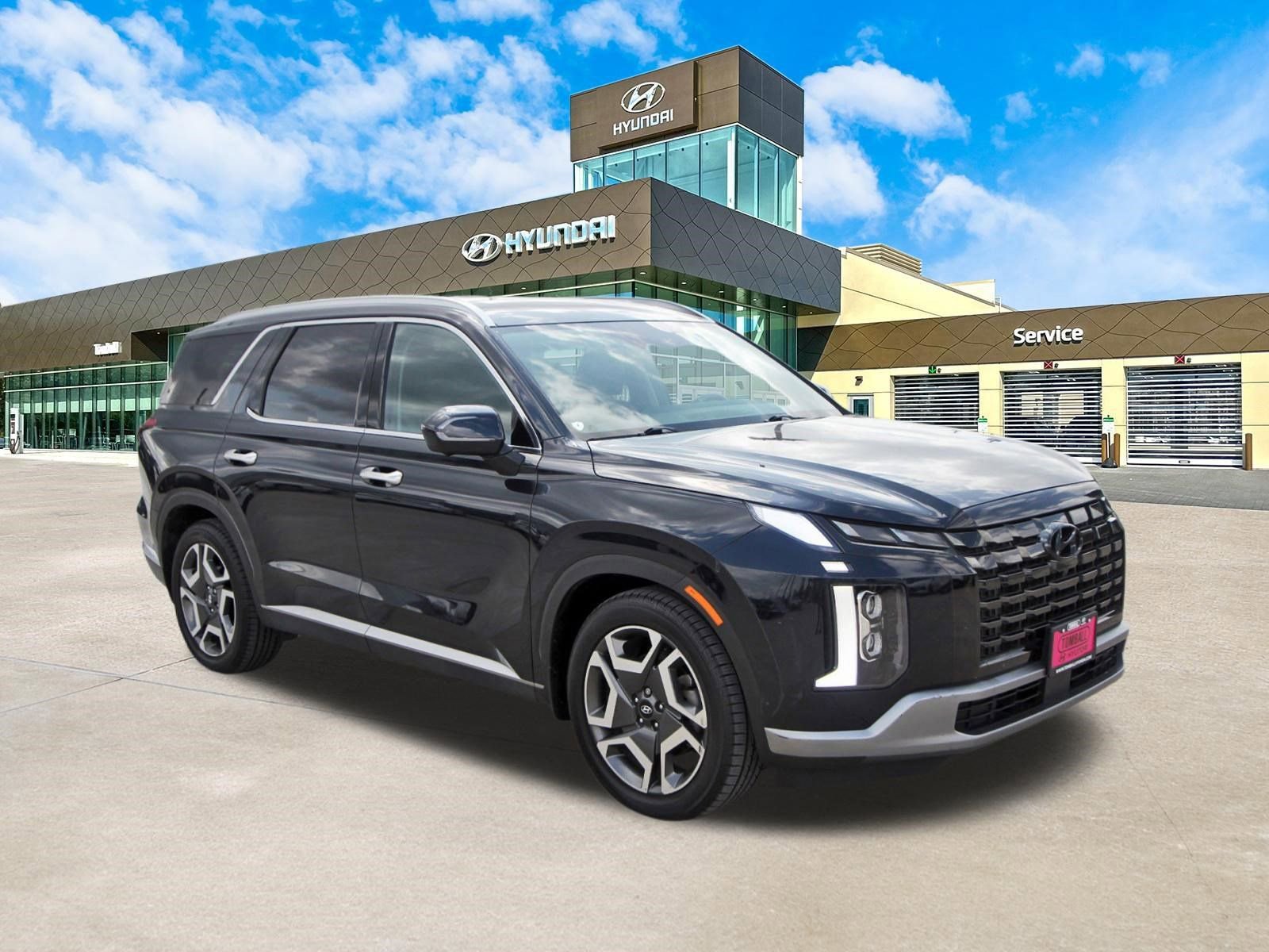 Used 2023 Hyundai Palisade Limited w/ Cargo Package image 3
