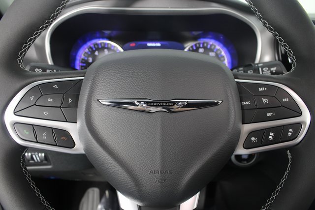 New 2026 Chrysler Pacifica Select image 12